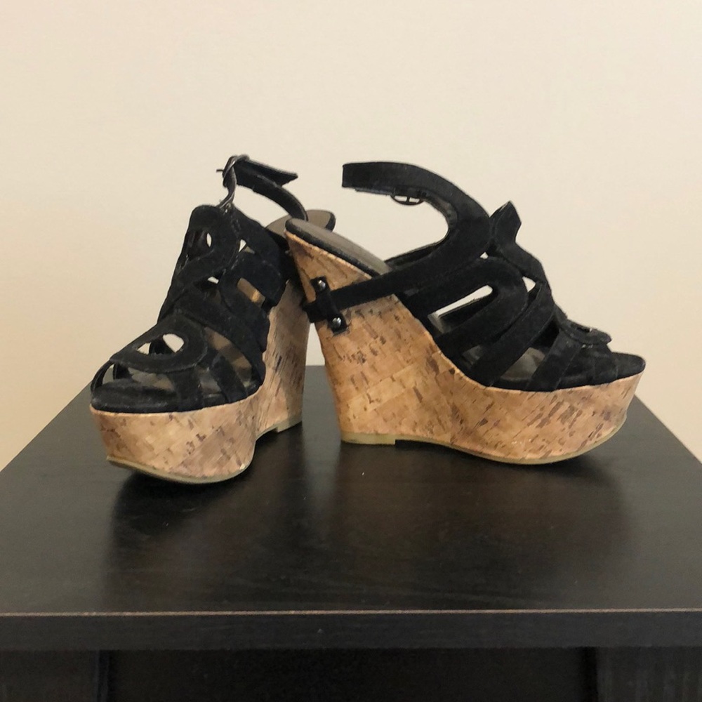 Black Wedges